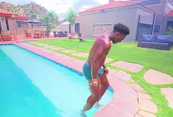 IShowSpeed Desnudo Pene a Través de Pantalones Mojados