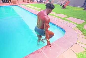 IShowSpeed Desnudo Pene a Través de Pantalones Mojados