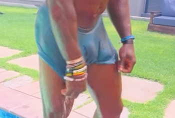 IShowSpeed Desnudo Pene a Través de Pantalones Mojados