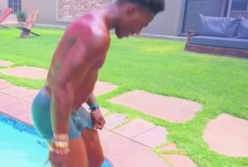 IShowSpeed Desnudo Pene a Través de Pantalones Mojados