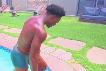 IShowSpeed Desnudo Pene a Través de Pantalones Mojados