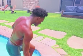 IShowSpeed Desnudo Pene a Través de Pantalones Mojados