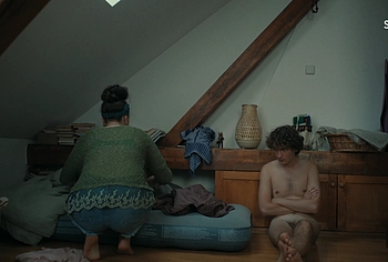 Odin Romanus escenas desnudo en Leva Lite