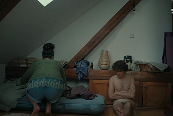 Odin Romanus escenas desnudo en Leva Lite