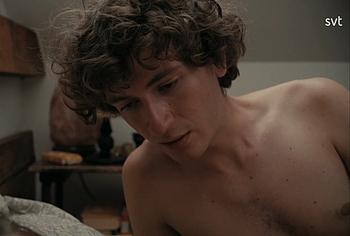 Odin Romanus escenas desnudo en Leva Lite