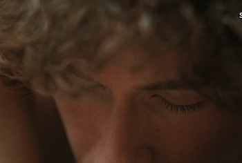 Odin Romanus escenas desnudo en Leva Lite