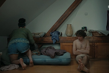 Odin Romanus nude scenes in Leva Lite