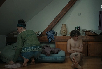 Odin Romanus escenas desnudo en Leva Lite