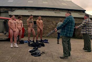 Joseph Gilgun Desnudo en Brassic