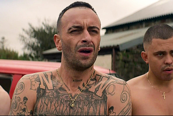 Joseph Gilgun Desnudo en Brassic