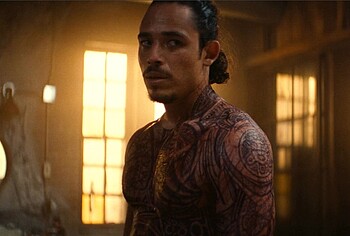 Anthony Ramos sin camisa