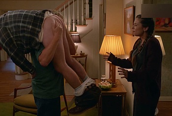 Scott Grimes Desnudo Trasero Y Escenas Sexys y Divertidas en Ted