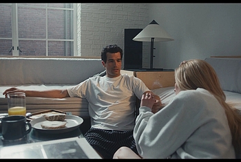 Paul Anthony Kelly Desnudo y Escenas Eróticas en Love Story