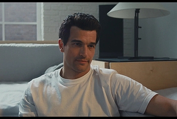 Paul Anthony Kelly Desnudo y Escenas Eróticas en Love Story