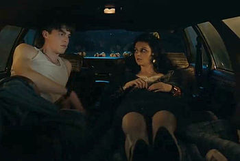 Escenas de Jack Champion en ropa interior y bulto en 'Everything's Going to Be Great'