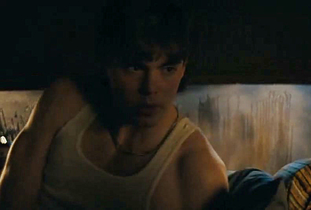 Escenas de Jack Champion en ropa interior y bulto en 'Everything's Going to Be Great'