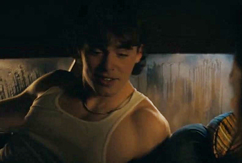 Escenas de Jack Champion en ropa interior y bulto en 'Everything's Going to Be Great'
