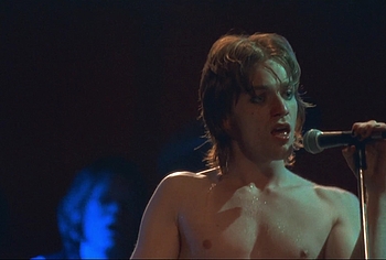 Ewan McGregor frontal nude in Velvet Goldmine