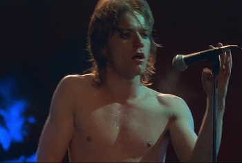 Ewan McGregor frontal nude in Velvet Goldmine