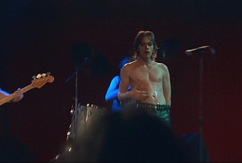 Ewan McGregor frontal nude in Velvet Goldmine