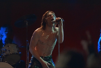 Ewan McGregor frontal nude in Velvet Goldmine