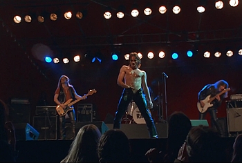 Ewan McGregor frontal nude in Velvet Goldmine