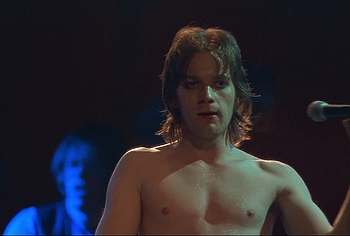 Ewan McGregor frontal nude in Velvet Goldmine