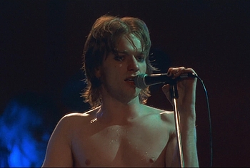 Ewan McGregor frontal nude in Velvet Goldmine