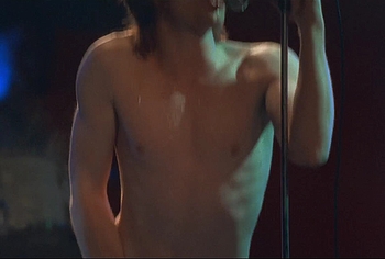 Ewan McGregor frontal nude in Velvet Goldmine