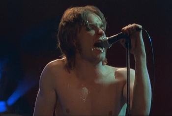 Ewan McGregor frontal nude in Velvet Goldmine