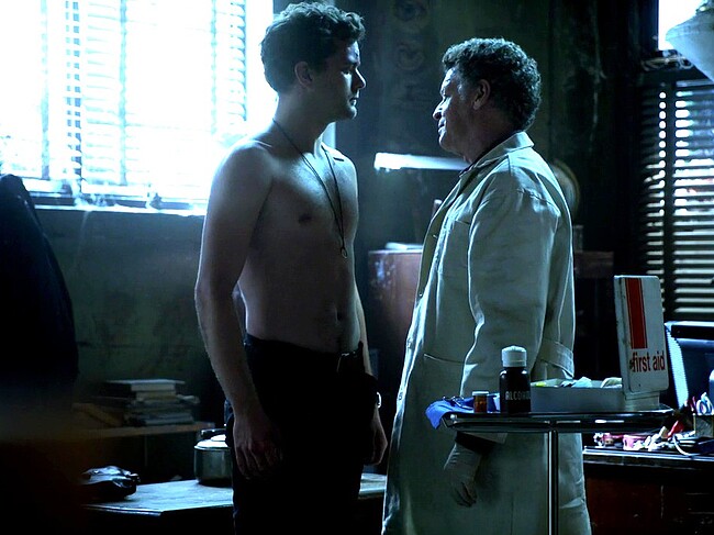 Joshua Jackson nude torso