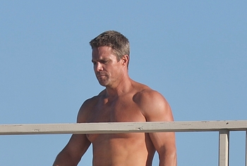 Stephen Amell Shirtless Cock Bulge Pics