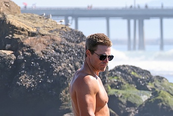 Stephen Amell Shirtless Cock Bulge Pics