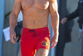 Stephen Amell Shirtless Cock Bulge Pics
