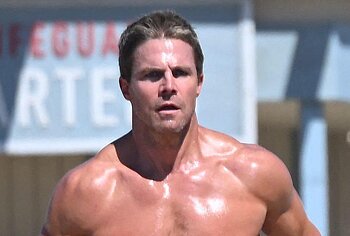 Stephen Amell Shirtless Cock Bulge Pics