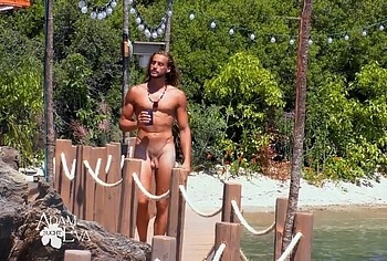 Sasha Sasse frontal nude in Adam sucht Eva