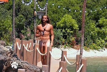 Sasha Sasse frontal nude in Adam sucht Eva