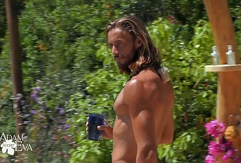 Sasha Sasse frontal nude in Adam sucht Eva