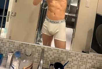 Kota Miura penis bulge