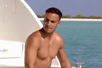 Timur Ulker Nude Dick and NSFW Scenes in Adam sucht Eva