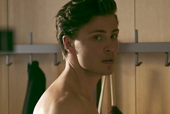 Jannik Schumann Nude Dick Scenes in Center Of My World