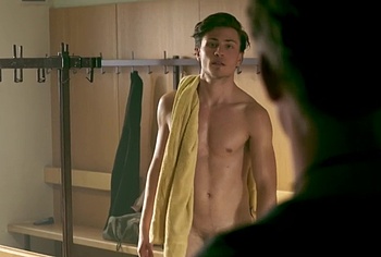 Jannik Schumann Nude Dick Scenes in Center Of My World