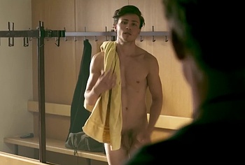 Jannik Schumann naked