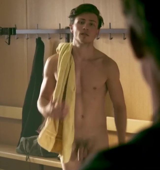 Jannik Schumann nude penis