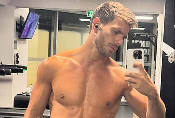 Nacho Di Marco sexy selfie