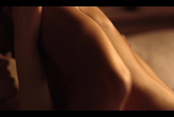 Rege-Jean Page Nude Sex Scenes in Bridgerton