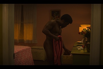 Kevin Hart Nude in Fight Night The Million Dollar Heist