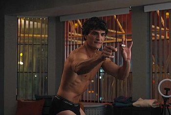 Grady Eldridge Nude And Underwear Scenes in Hacks