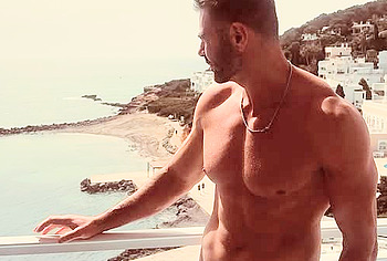 David Tag Cock Bulge Moment and Hot Underwear Pics