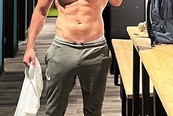 David Tag Cock Bulge Moment and Hot Underwear Pics
